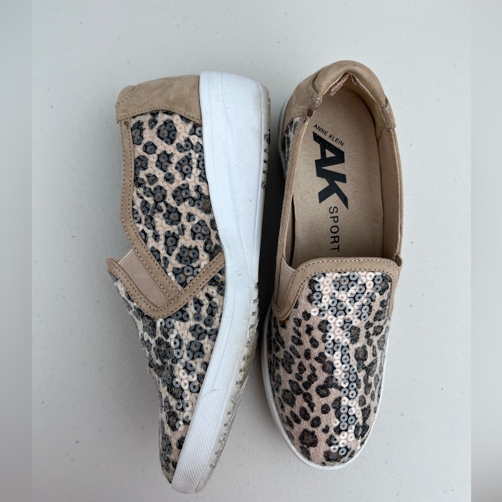 Anne Klein Sport leopard & clear sequin dress sneaker shoe size 6